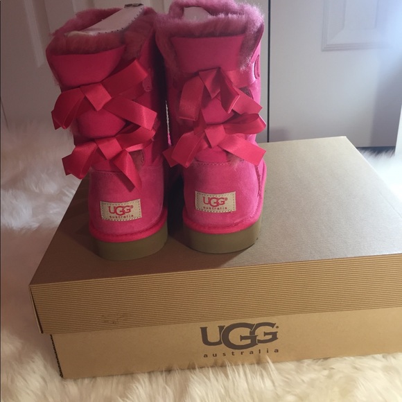 New Authentic UGG Bailey bow boots - Picture 2 of 8